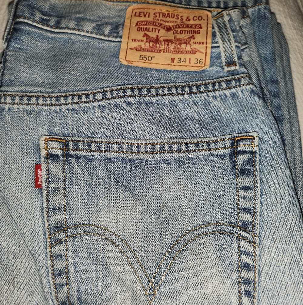 Levi's Men's 550 Relaxed Fit Jeans in Light Blue Denim 34×36 w/ Wallet Print